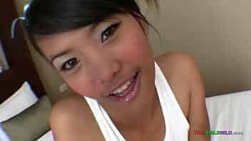 Teen Thai with pretty Asian eyes gives great blowjob video